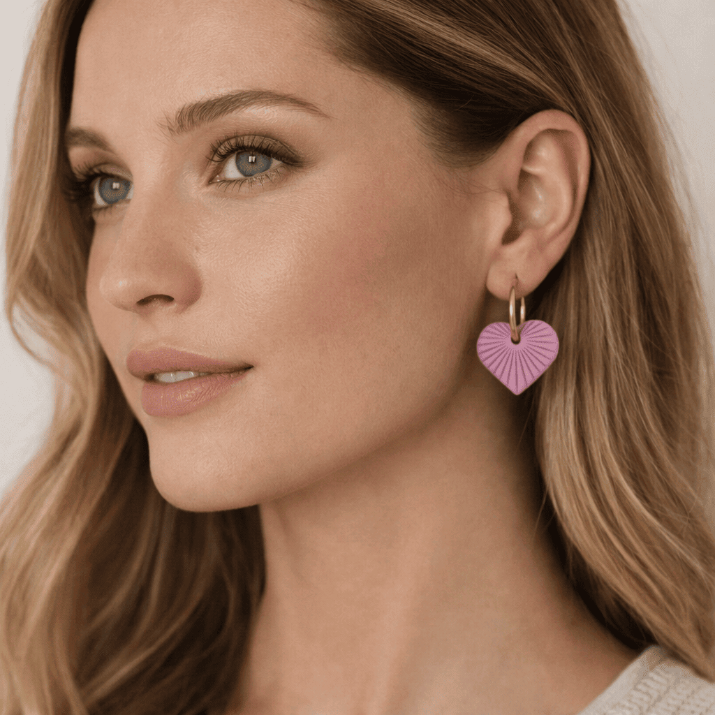 Soft Mauve – Orecchini Cuore Malva Handmade Oro