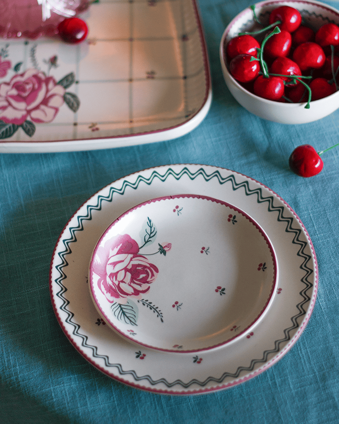 Bloomsberry Ceramic Snacks Plate - Set of 4