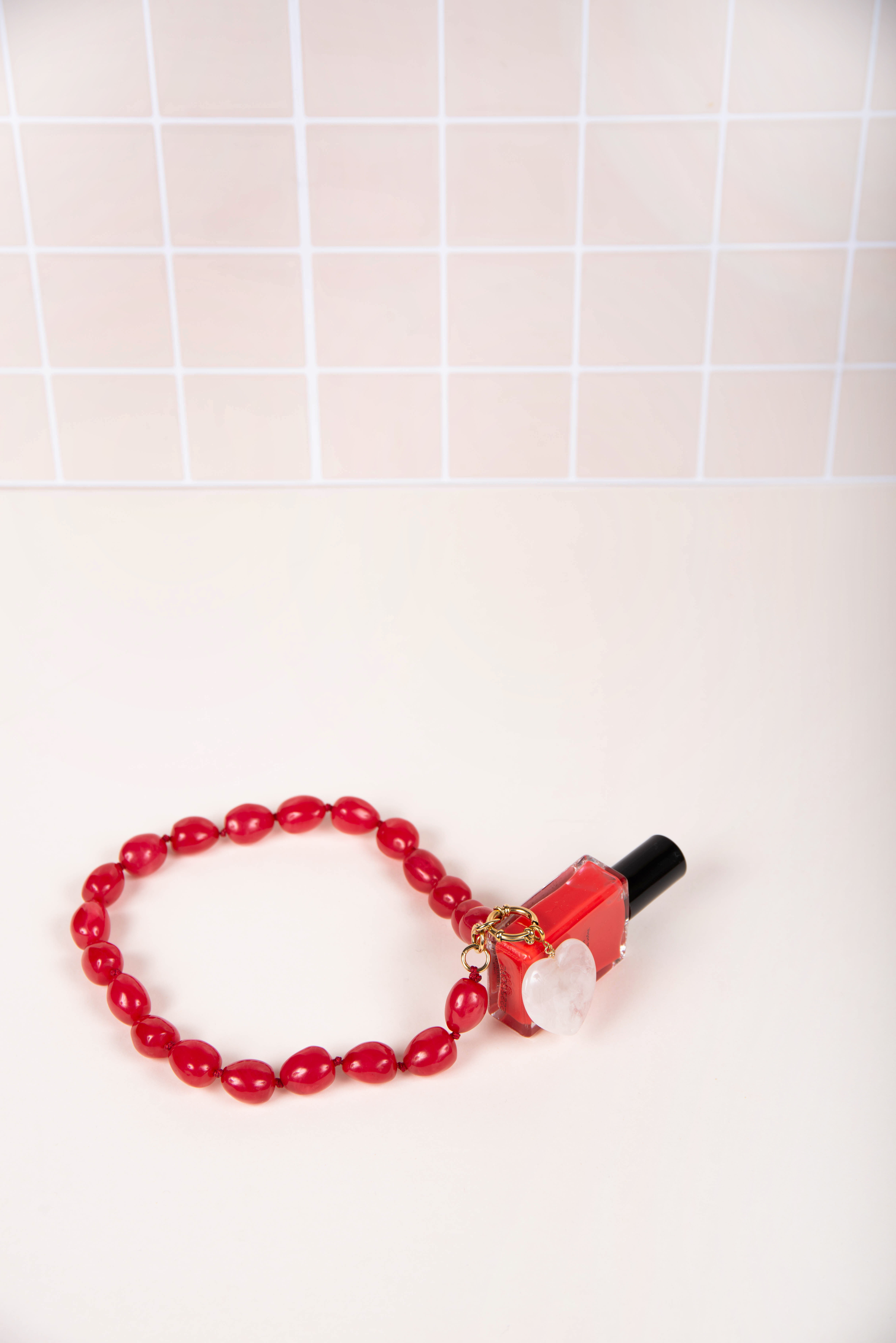 Collier résine rose - avec charms coeur