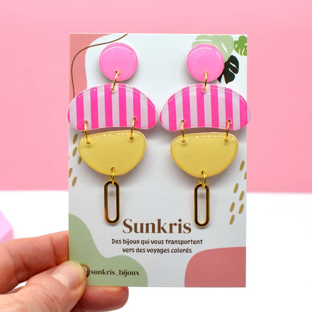 Grafische Ohrringe mit farbenfrohen Streifen aus Kunstharz – Frühlings-/Sommerschmuck für Damen