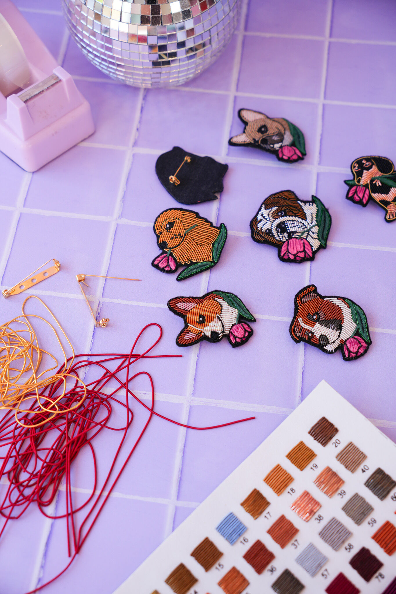 Lot complet – Collection 19 Broches Chiens