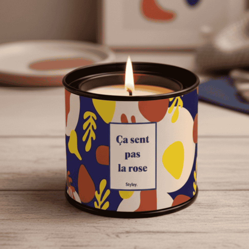 It doesn't smell like roses - Scented Candle