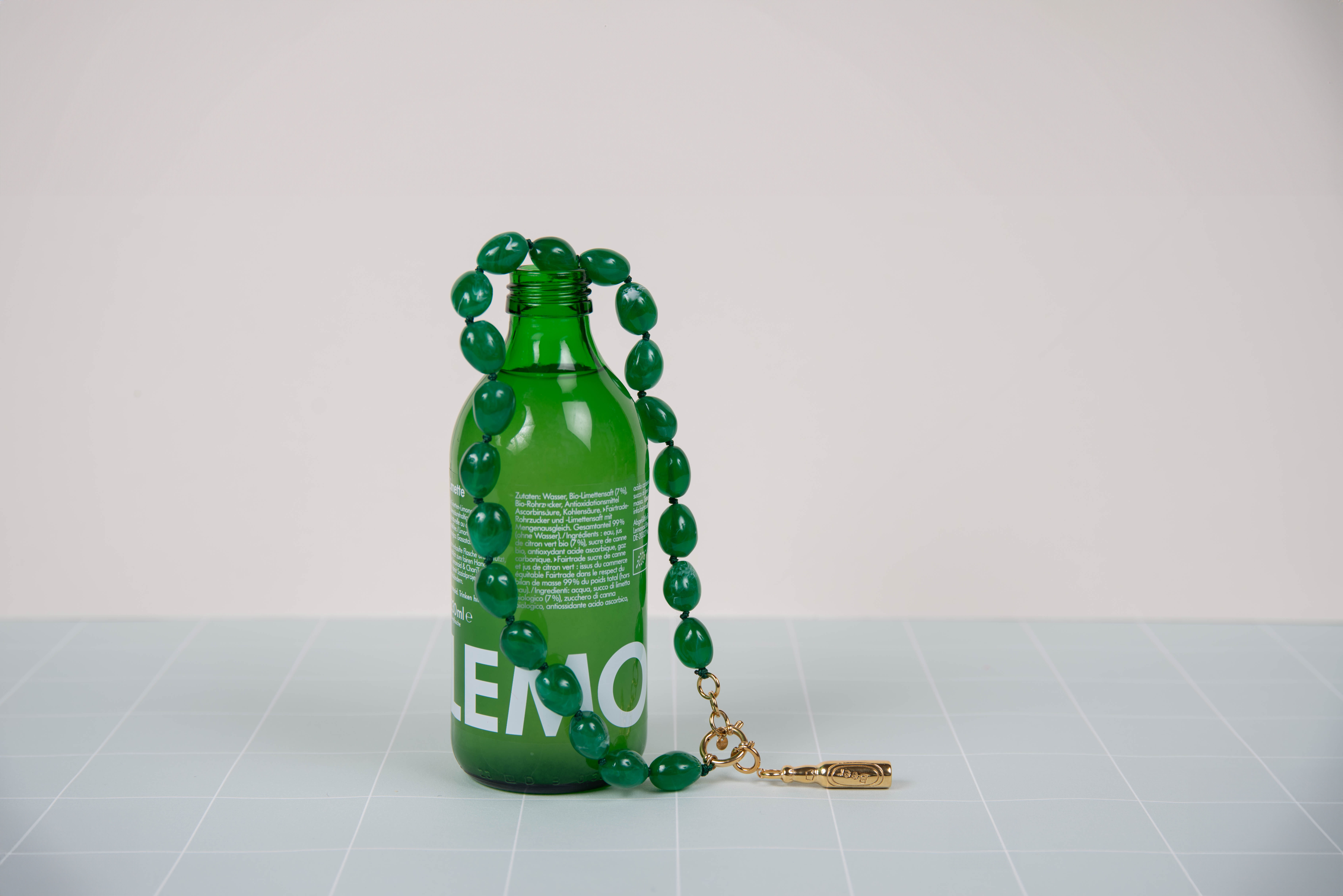Collier résine vert - avec charms bière