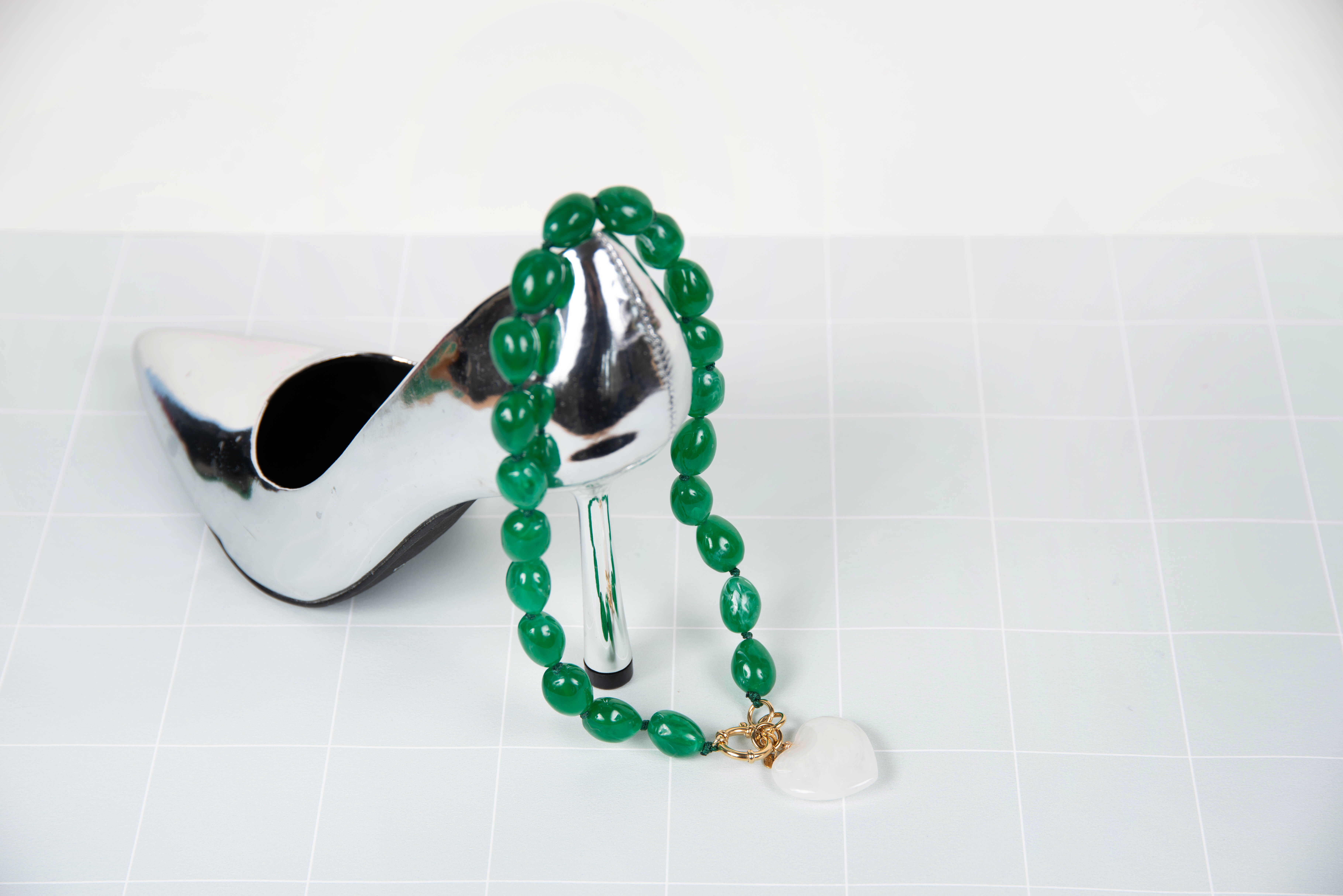 Collier résine vert - avec charms coeur