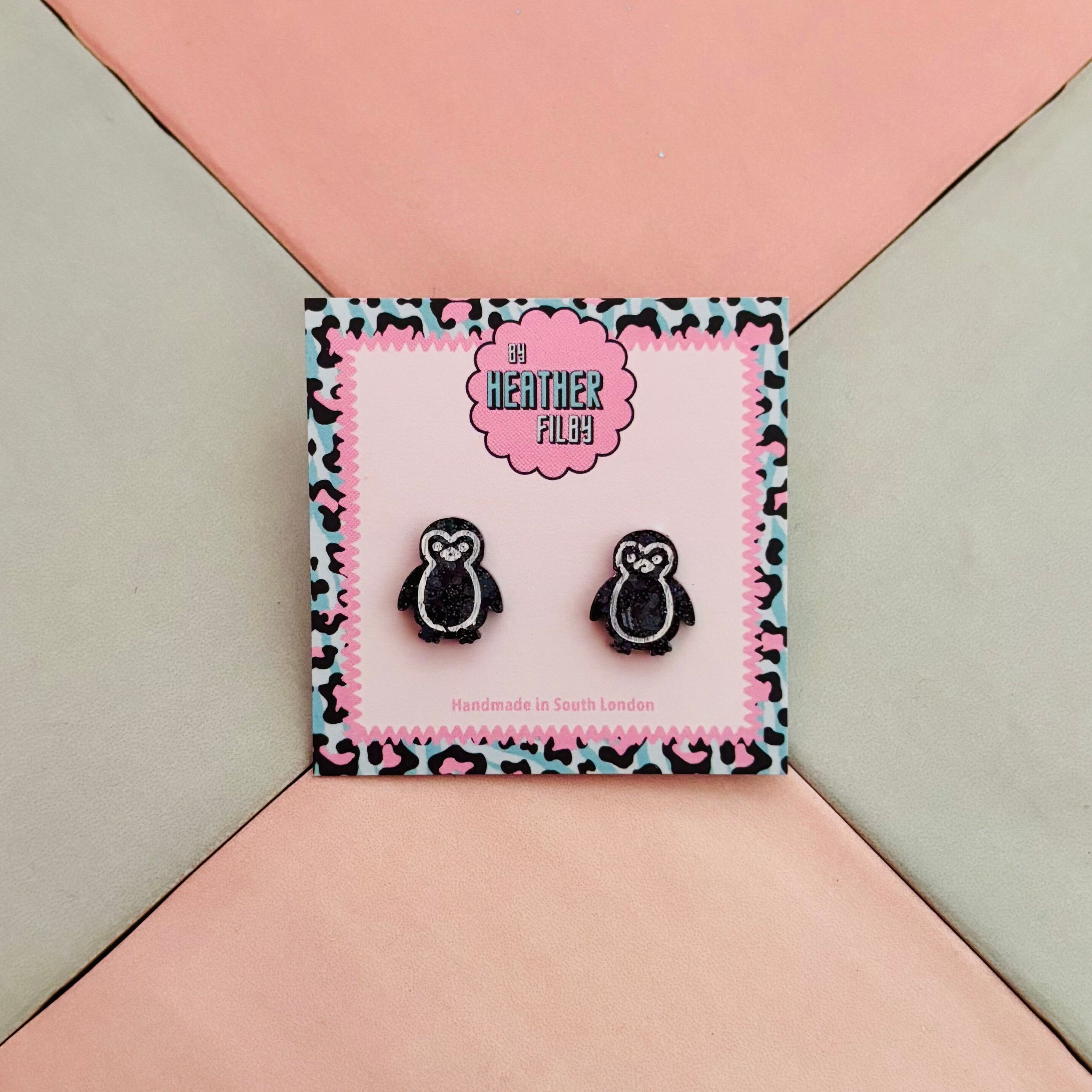 🐧 Penguin Glitter Resin Studs