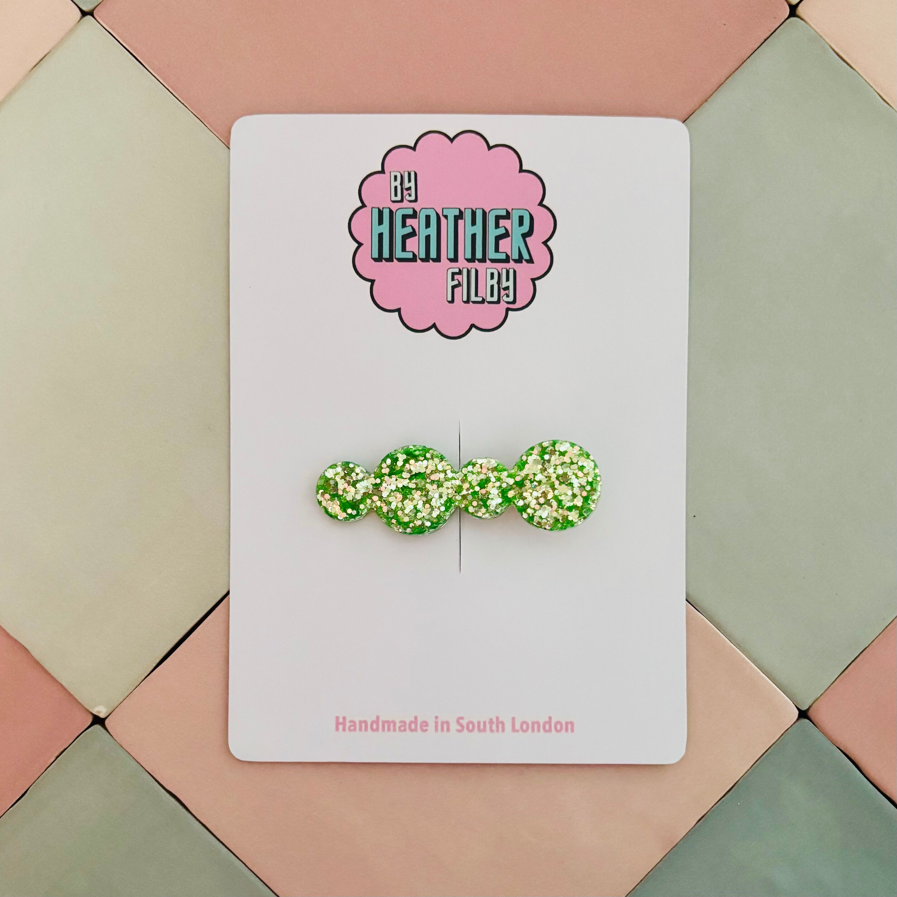 🍏 Neon Pale Green Bubble Glitter Resin Hair Clip