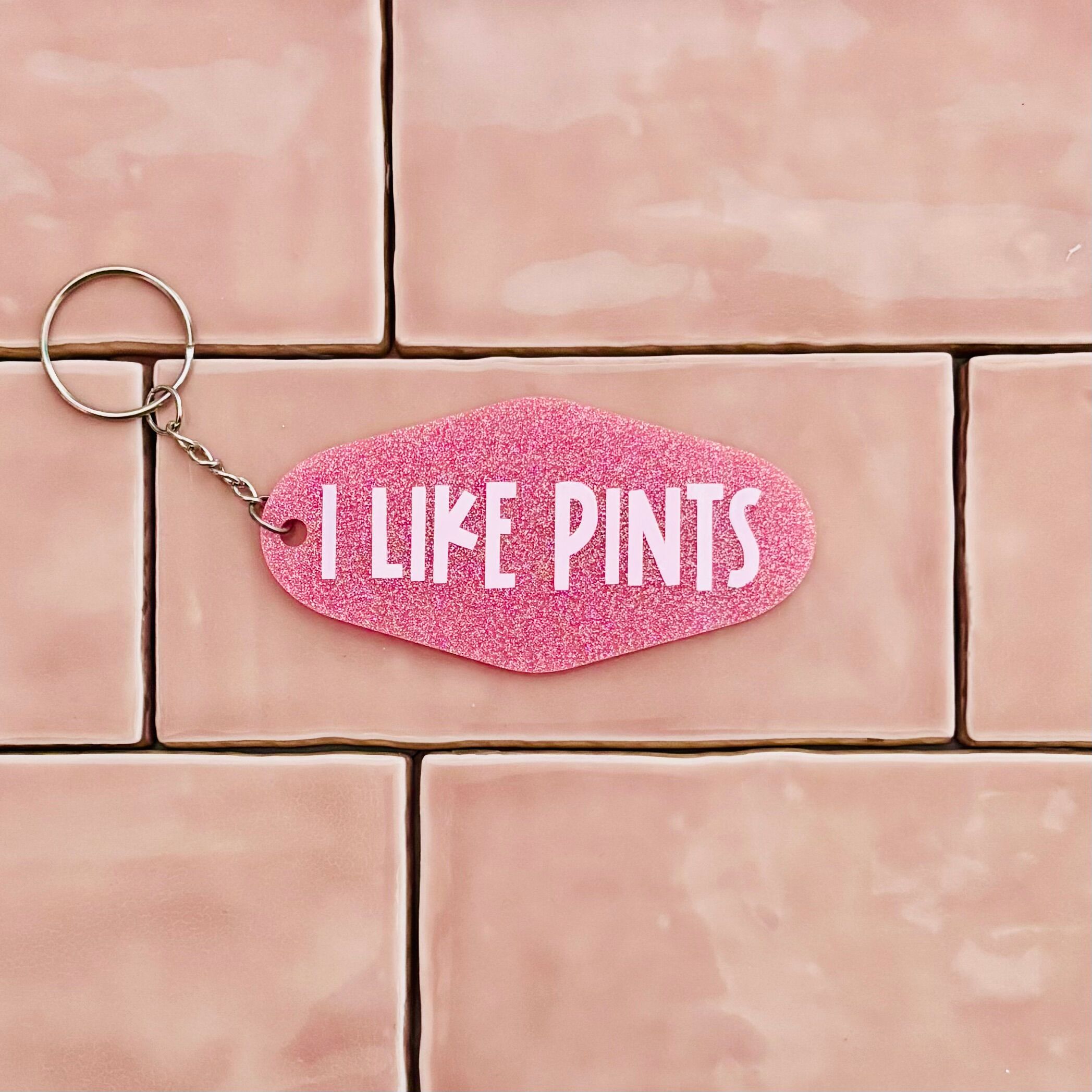 🍺 The SPARKLY "I Like Pints" Motel Keyring