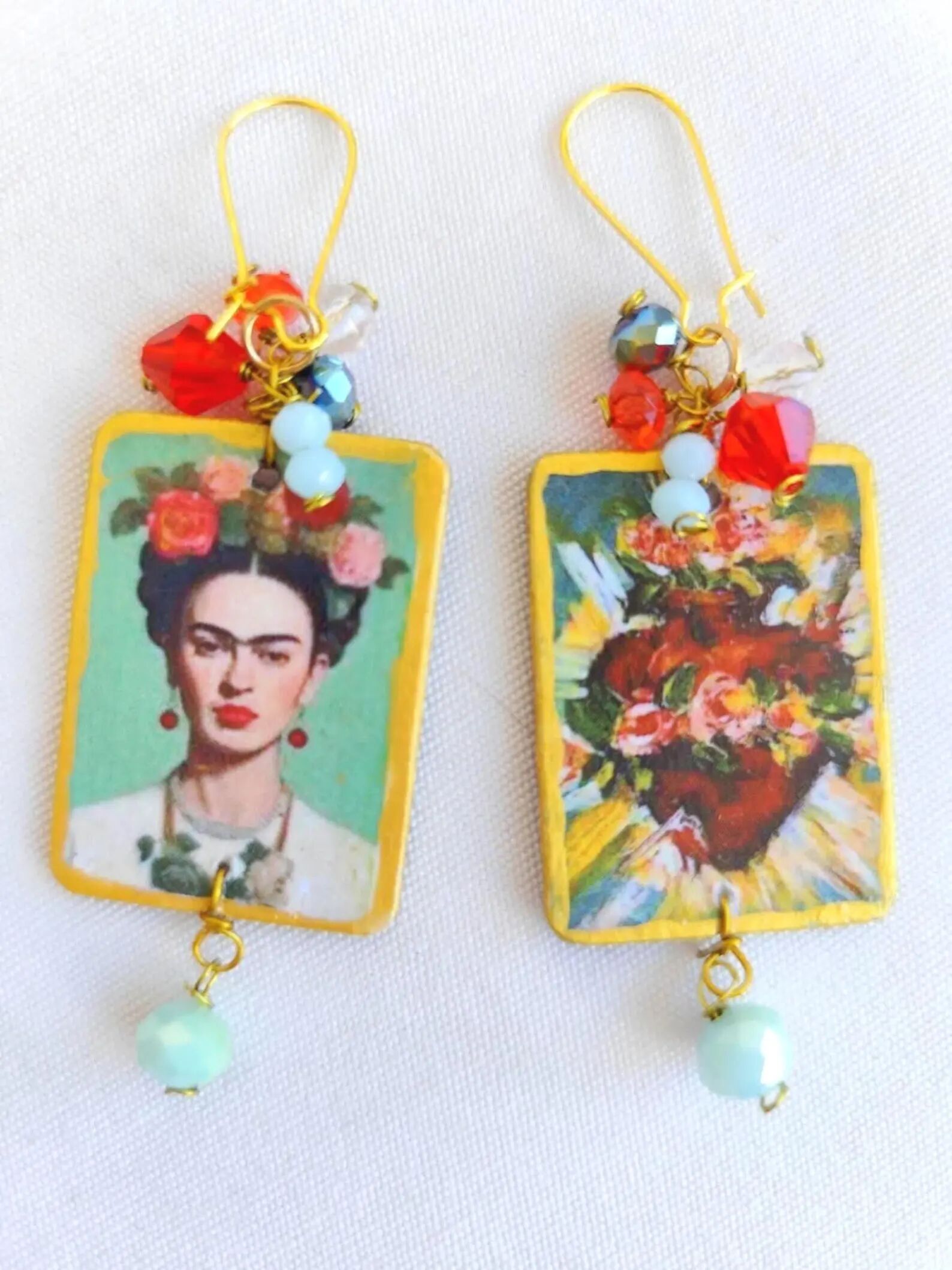 Asymmetrische Frida Kahlo Ohrringe, Holzohrringe