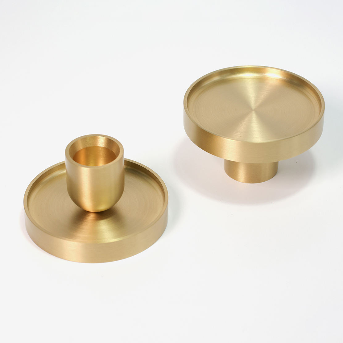 Porte-bougies KILN en laiton mat, multi-usages, pour bougies coniques et piliers - 1 pièce