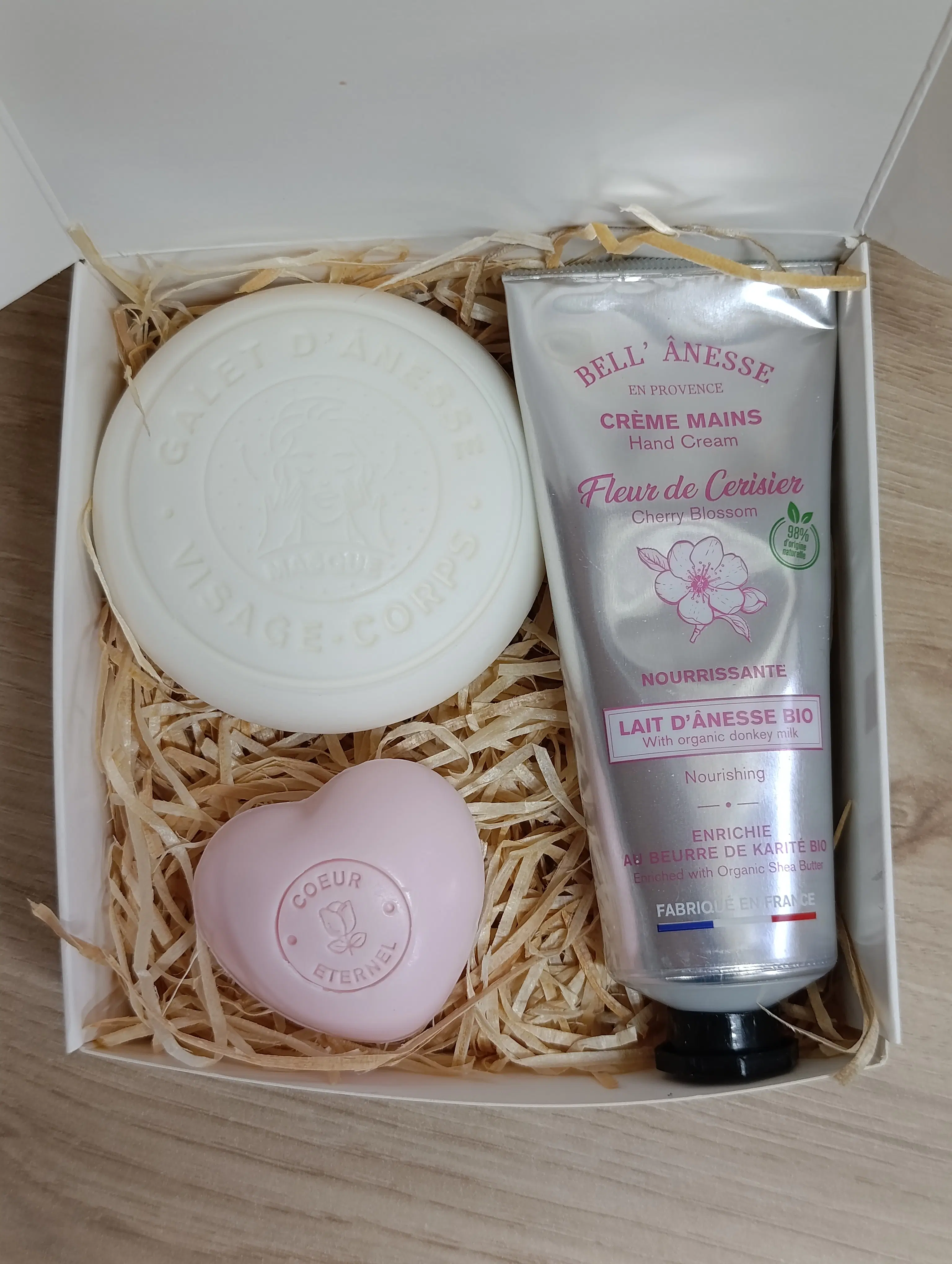 Buy wholesale Instant Cocoon Gift Set
