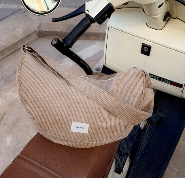 Mateo Maxi Halbmondtasche
