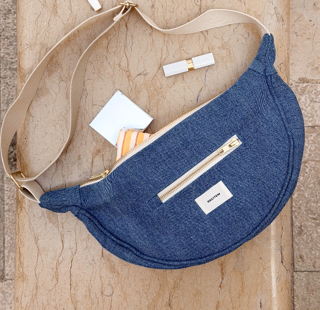 Lola Halbmondtasche