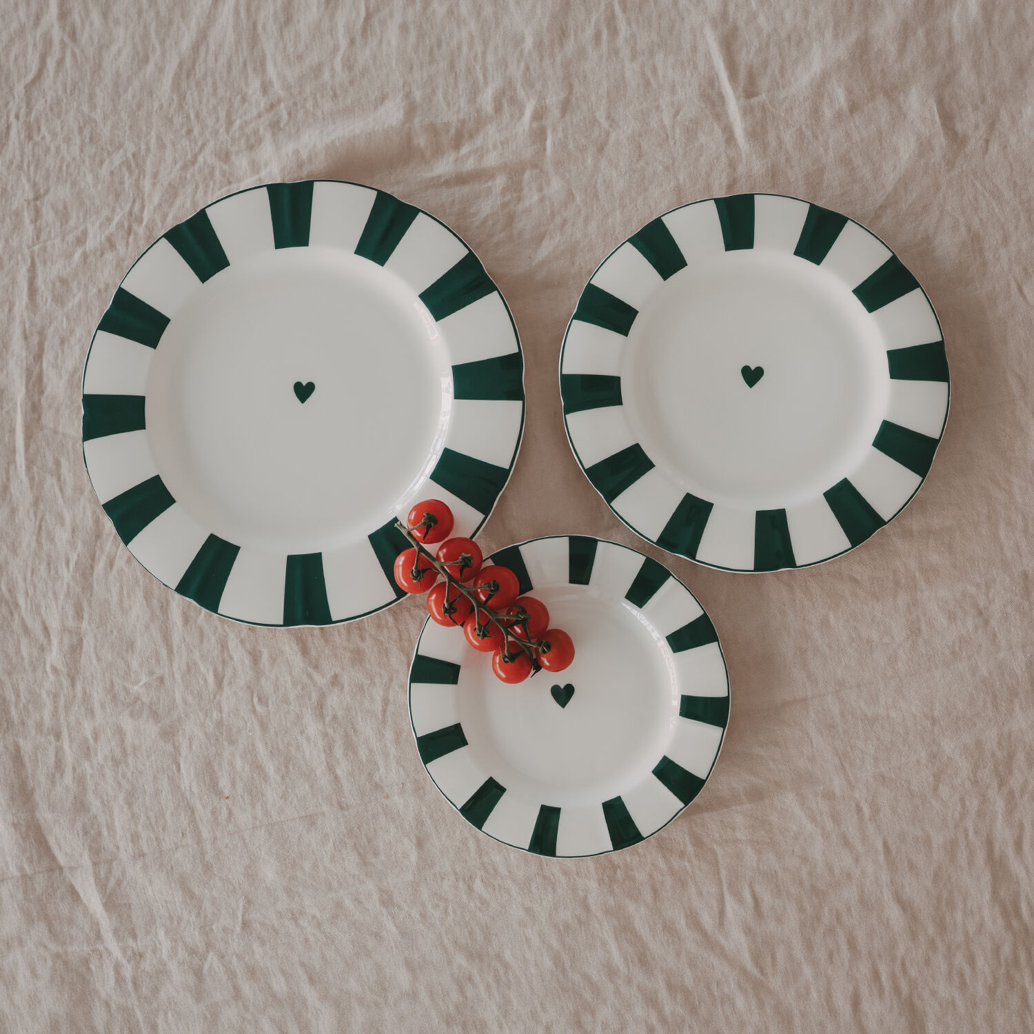 Buy wholesale Le Papillon plates set of 6 20.5-26 cm
