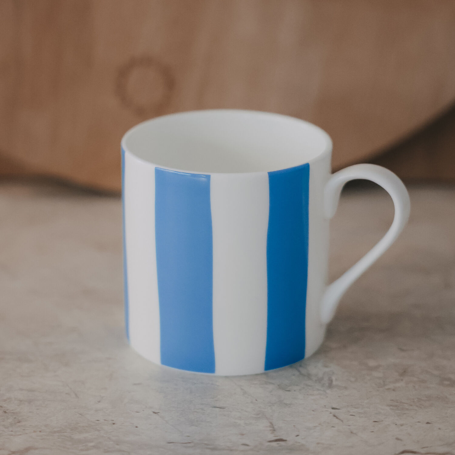 Light blue striped mug (PU = 4 pcs.) ) 