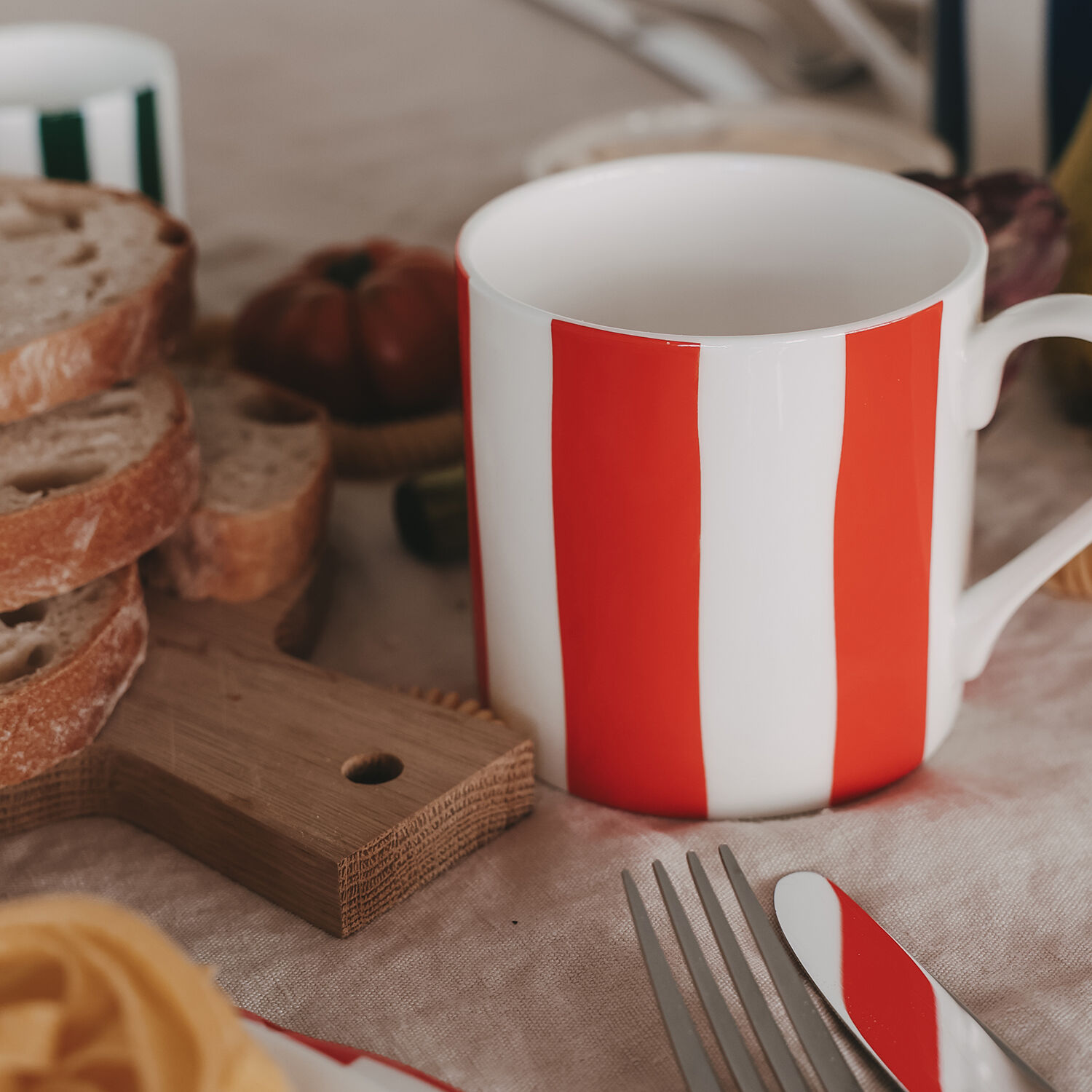 Red striped mug (PU = 4 pcs.) ) 