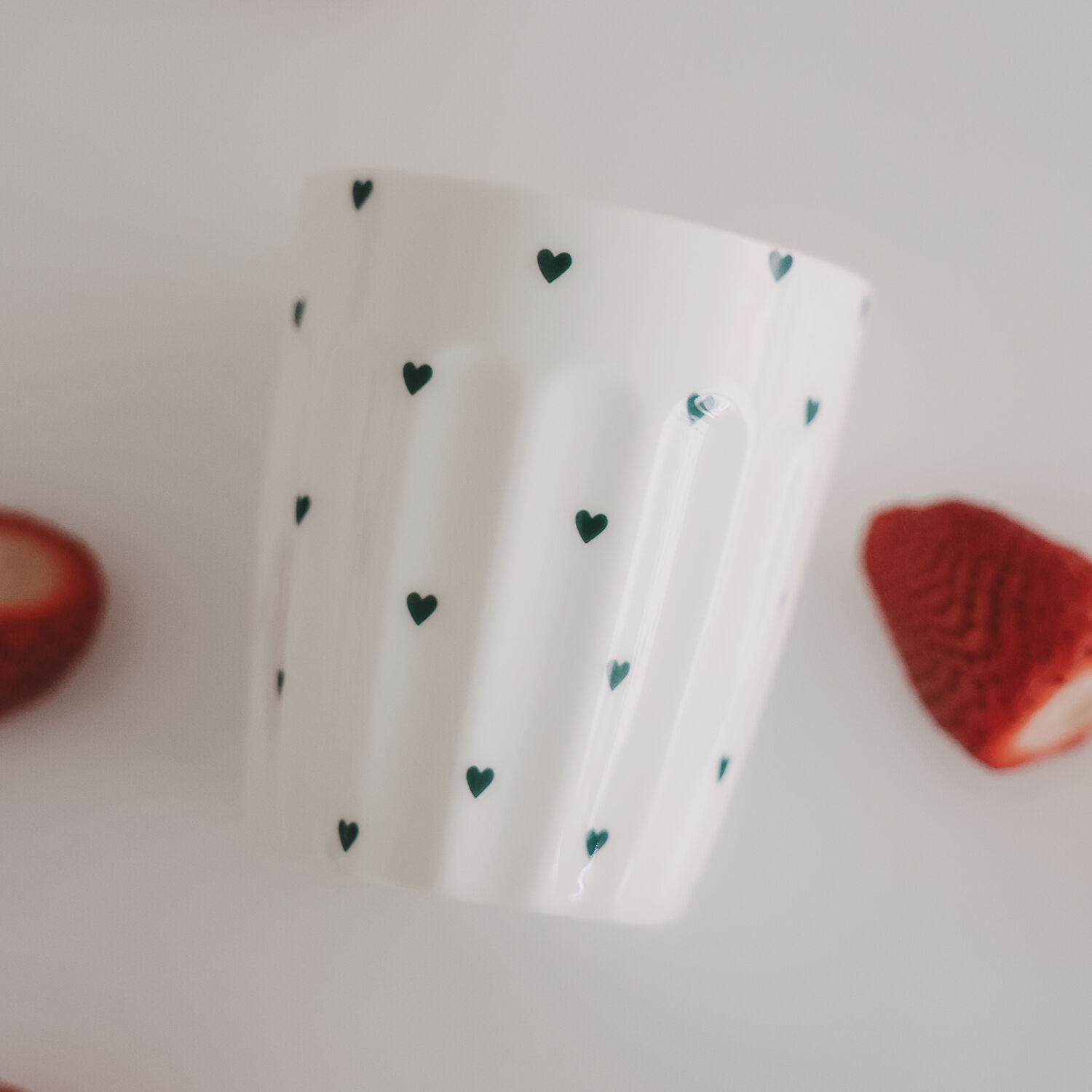 Cups small hearts green (PU = 4 pcs.) ) 