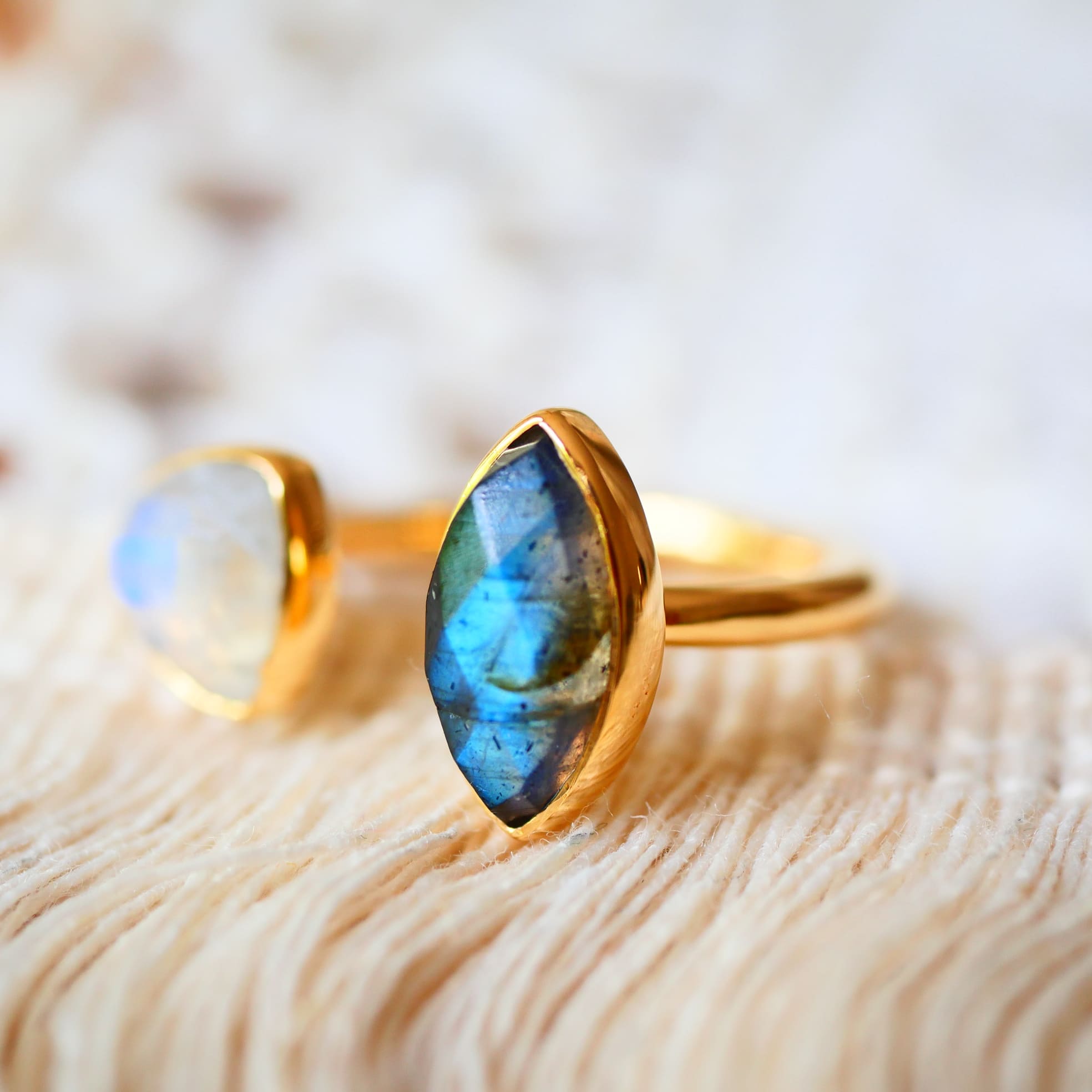 VEDA Bague réglable Labradorite Pierre de lune – Intuition