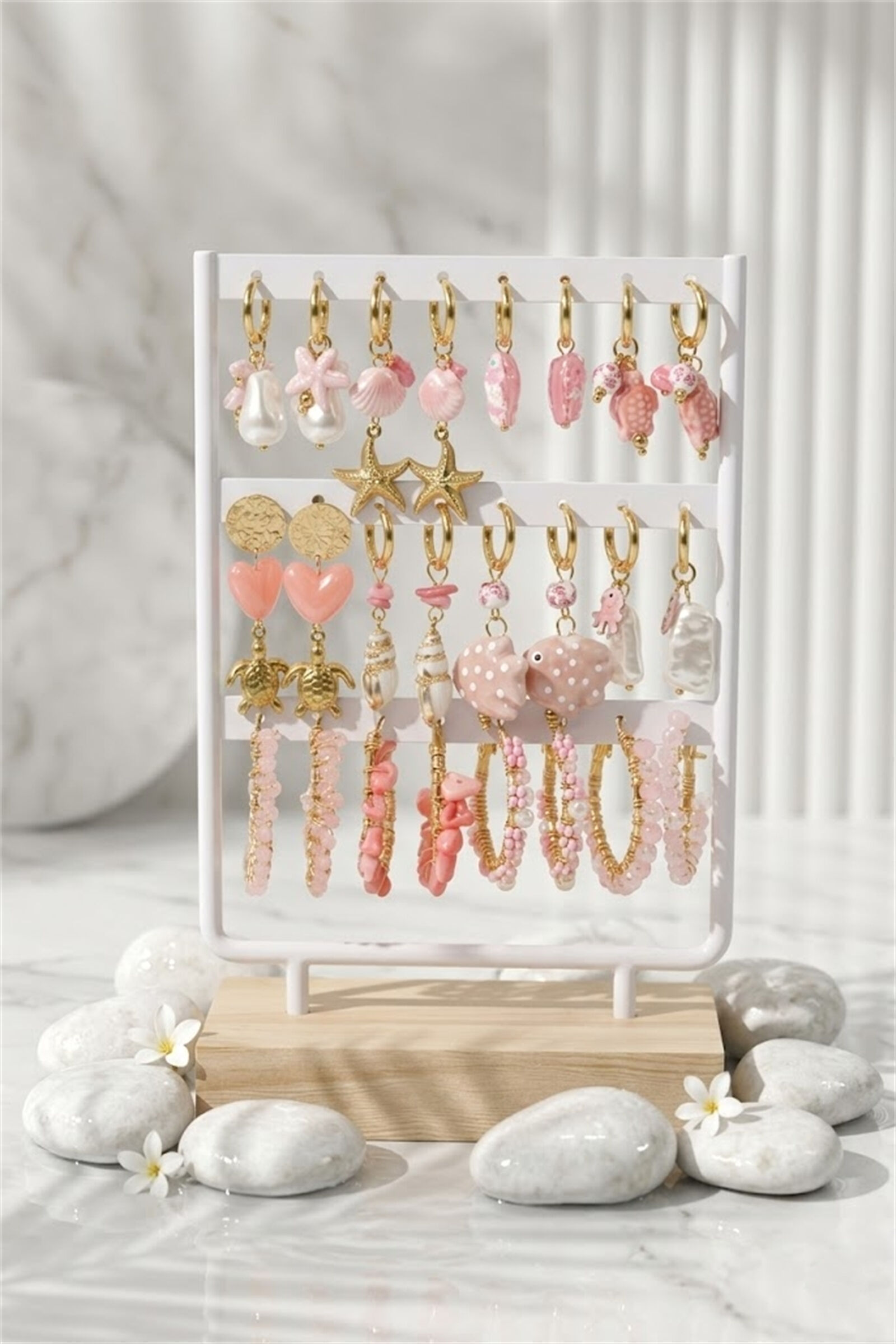 Set mit 12 rosafarbenen Ohrringen im maritimen Stil aus Edelstahl – verschiedene Designs & kostenloser Präsentationsständer