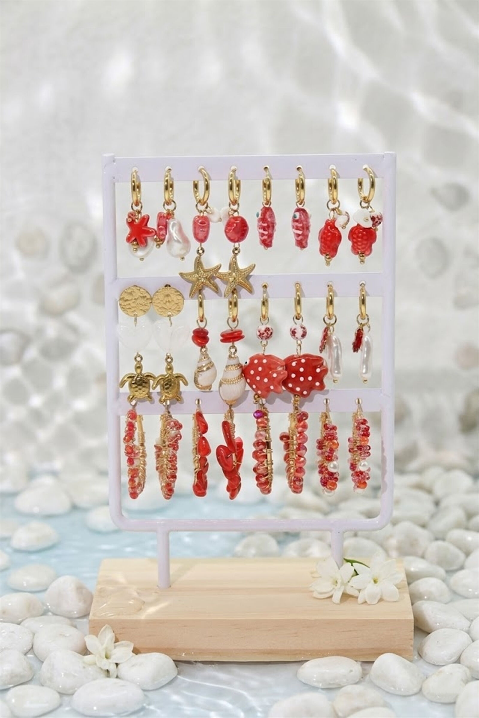 Set mit 12 roten Ohrringen aus Edelstahl im maritimen Stil – verschiedene Designs & kostenloser Präsentationsständer