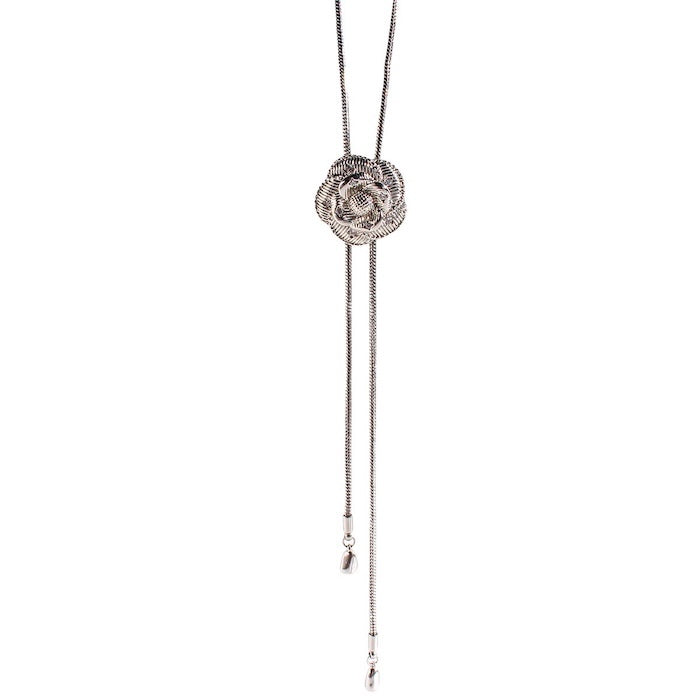 Elegantes silbernes Kamelien-Halsketten- und Ohrringset