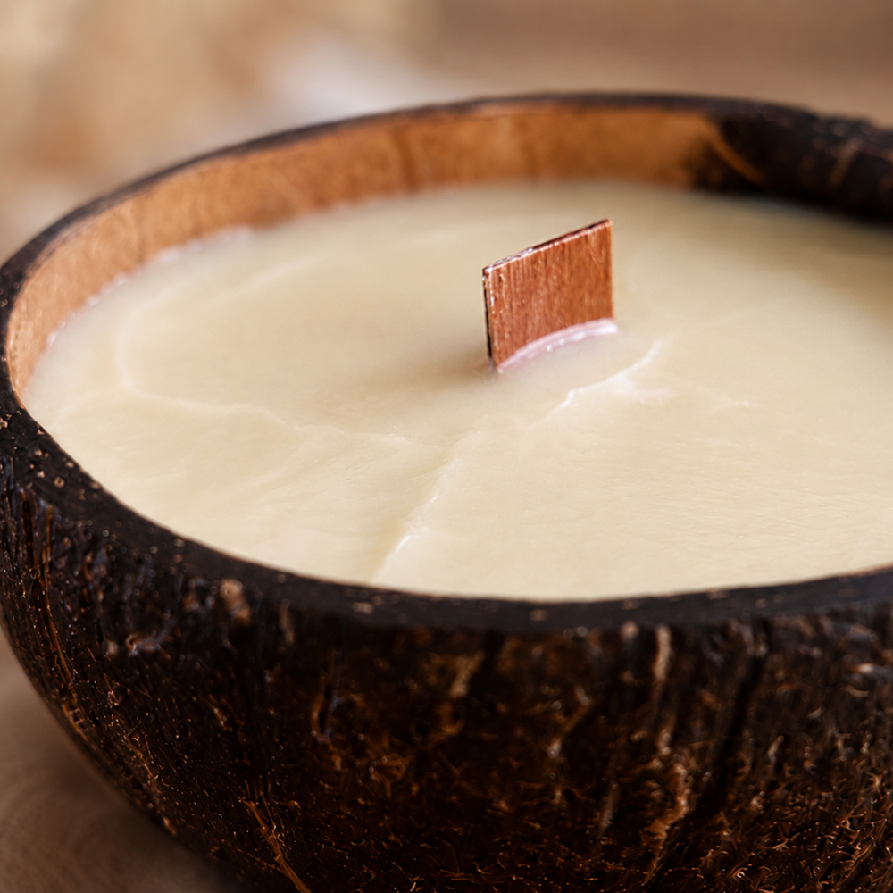 Bougie en coque de noix de coco aux huiles essentielles
