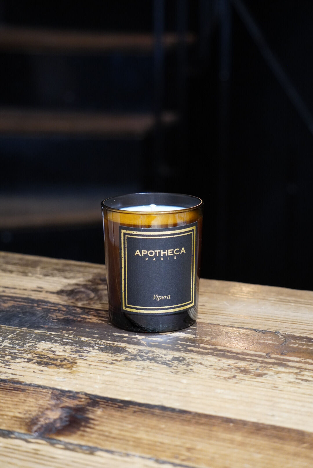 NEW: APOTHECA 190G AMBER GLASS CANDLE VIPERA scent (oriental musk)