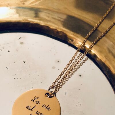 Necklace a Medal "Life is a party" - Gold - Standard classic (45cm)