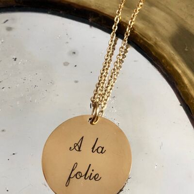 Collier une Médaille "A la folie" - Doré - Standard classique (45cm)
