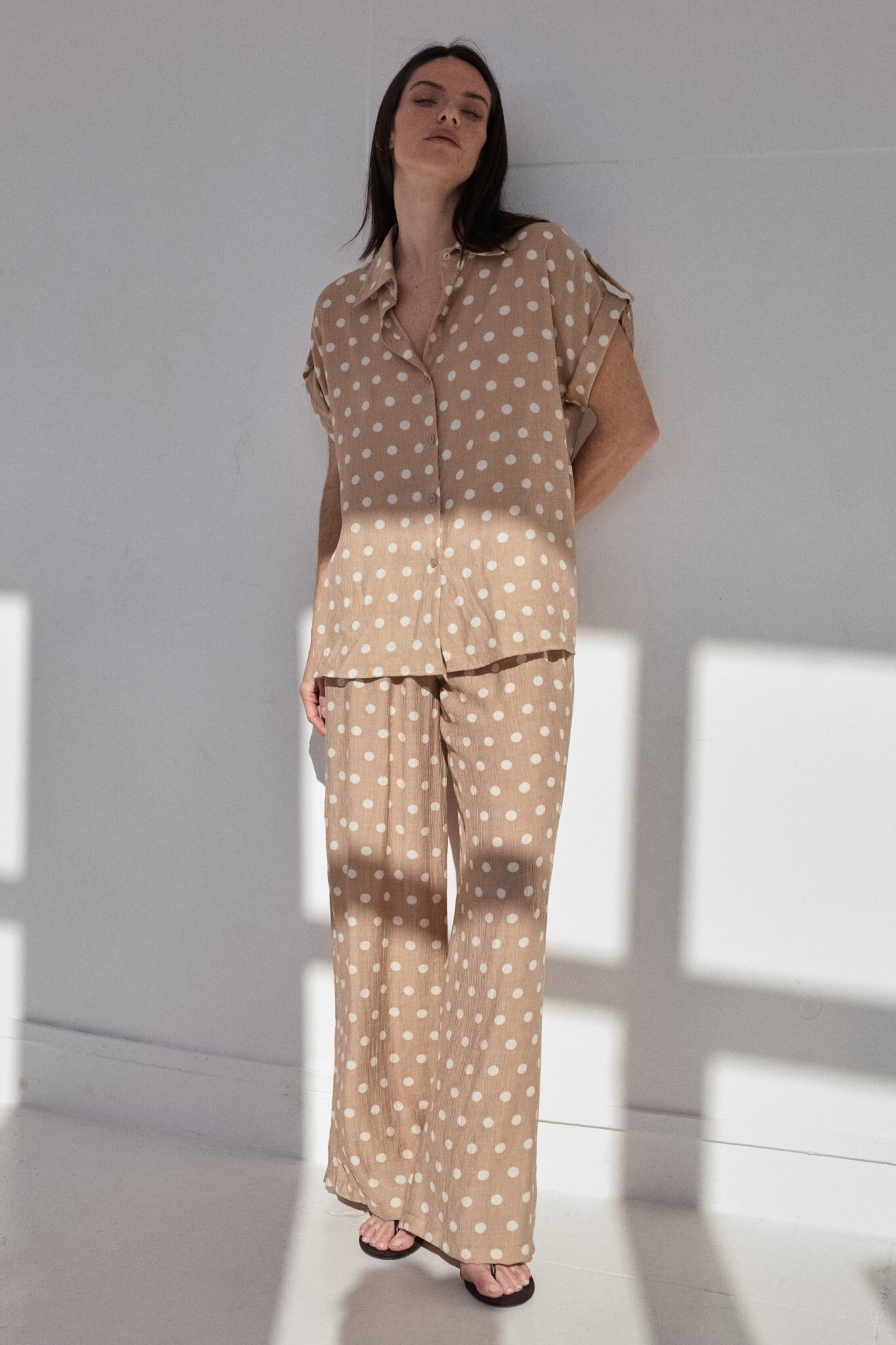 Conjunto de camisa y pantalón corto con estampados-2