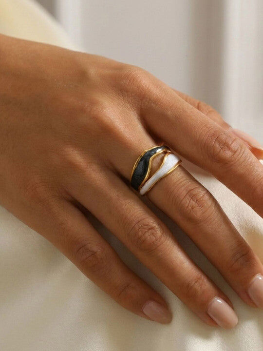 Enamelled Detailed Ring - Gilded Tone, Slip-On Design - 1 pc