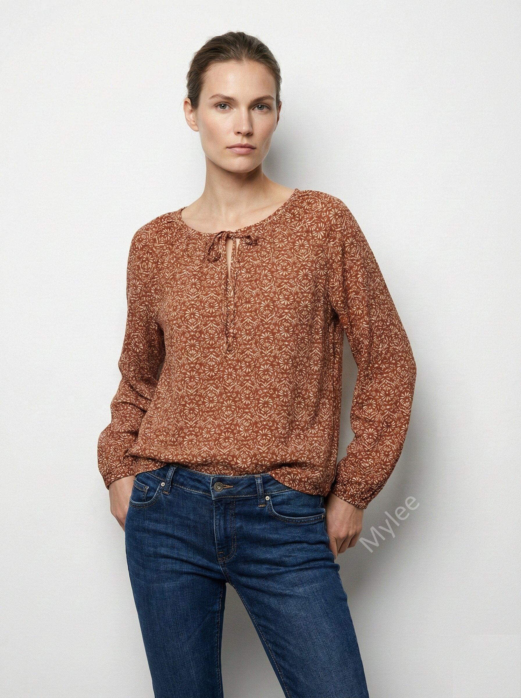 Floral print blouse