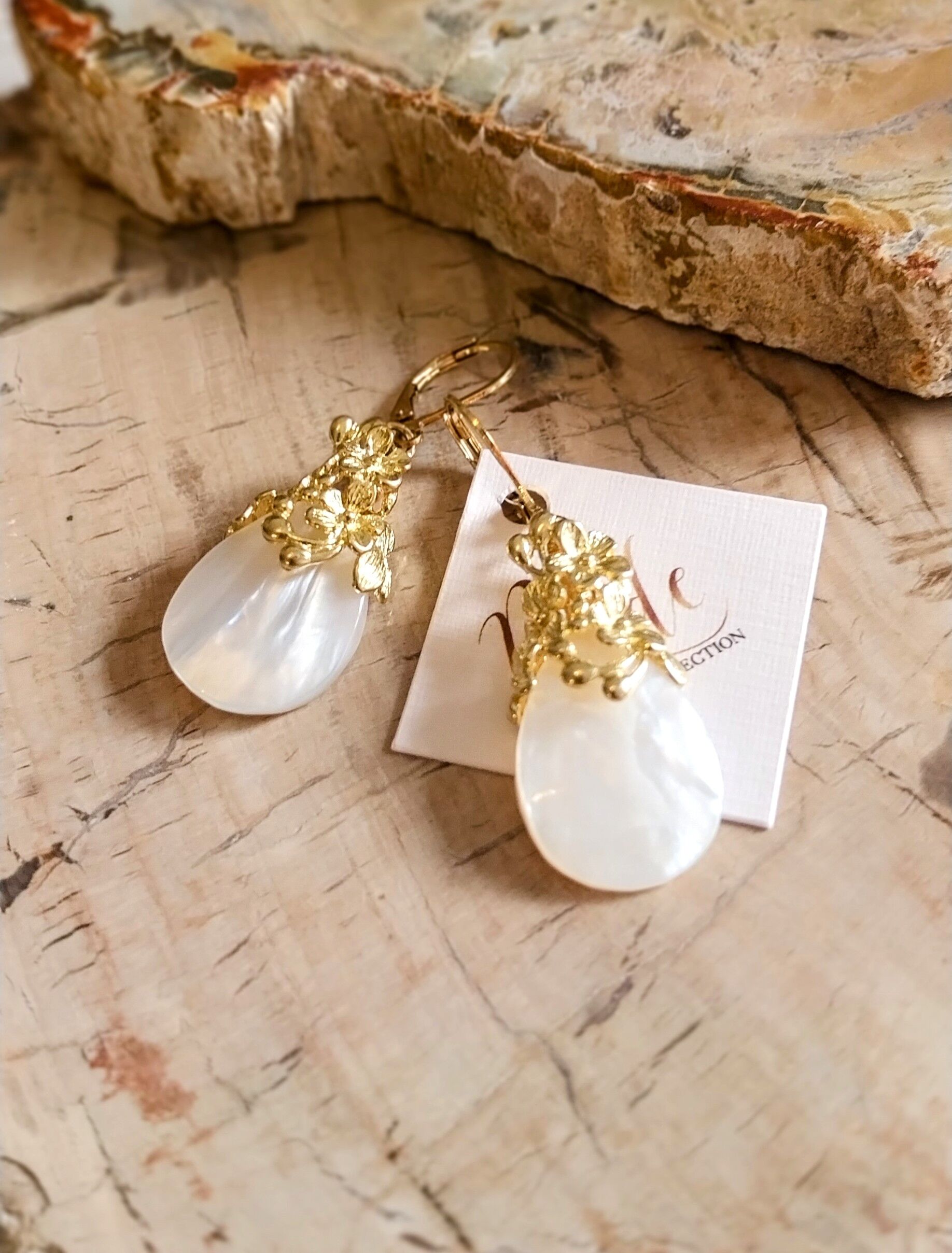 Natural mother-of-pearl earrings plated in 18 ct gold