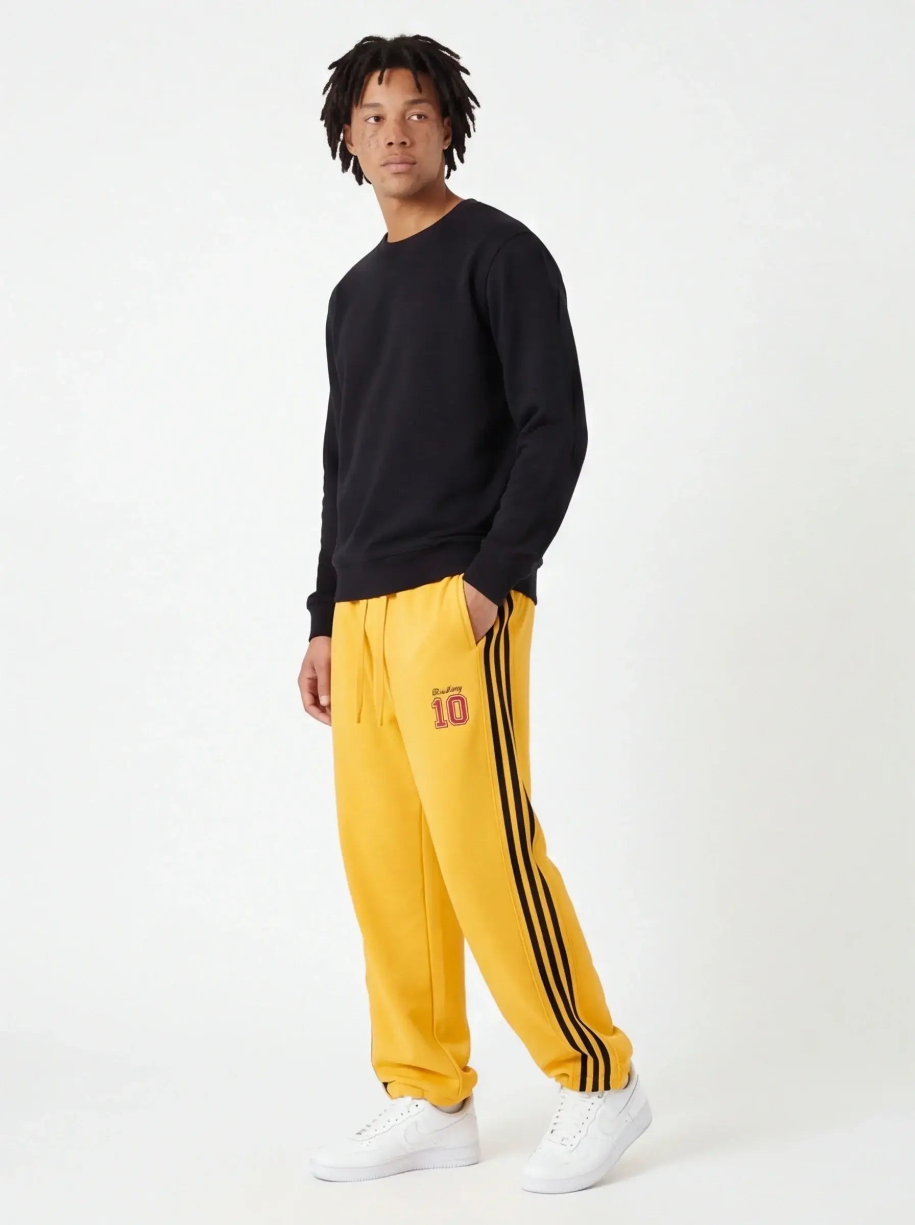 Essential Track Pants – from Innovative Fiber for Absolute Comfort