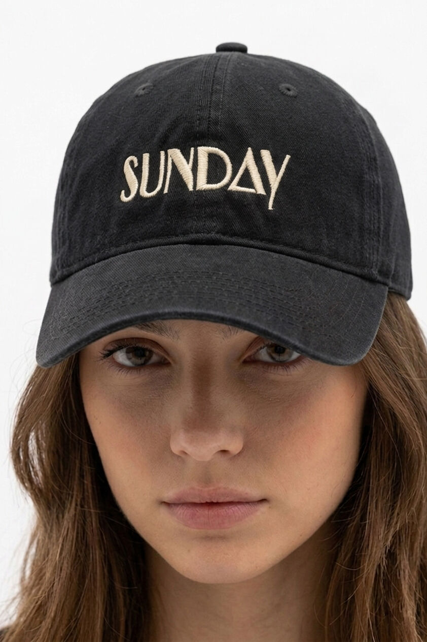 Casquette en coton 100% brodé SUNDAY