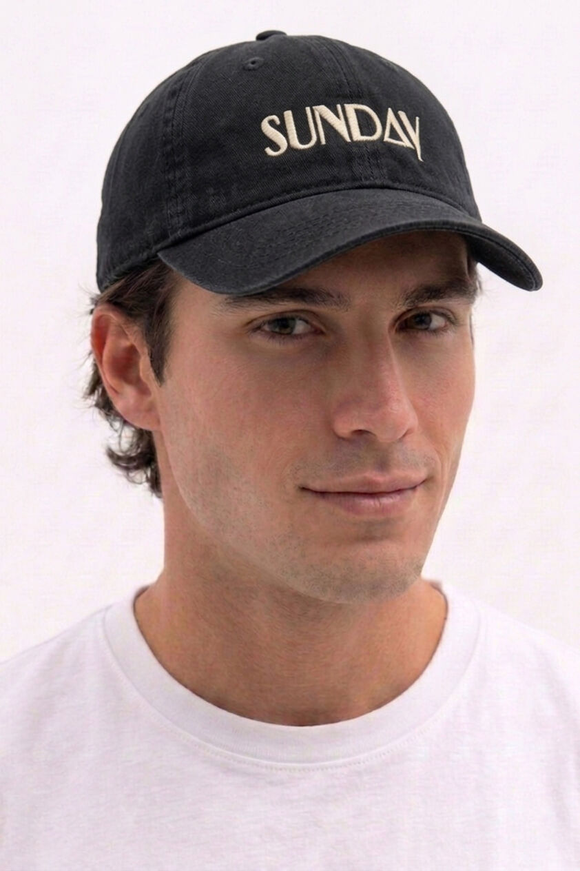 Casquette en coton 100% brodé SUNDAY
