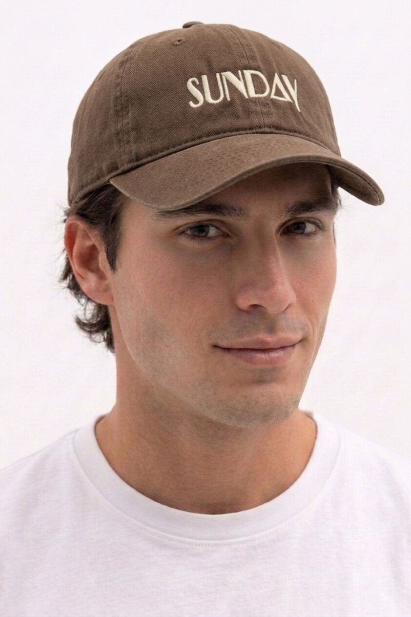 Casquette en coton 100% brodé SUNDAY