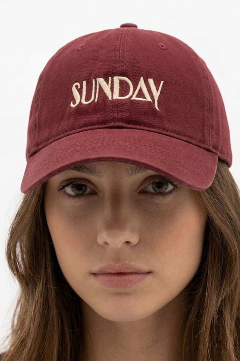 Casquette en coton 100% brodé SUNDAY