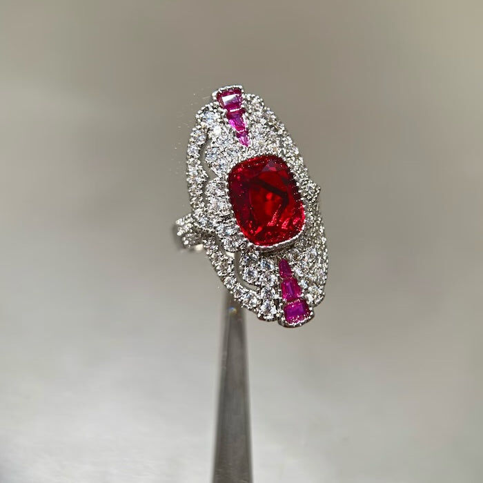 Rubinring im Art-Deco-Stil