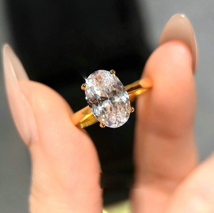 Dazzling 5CT Pigeon Egg Oval Stone Ring