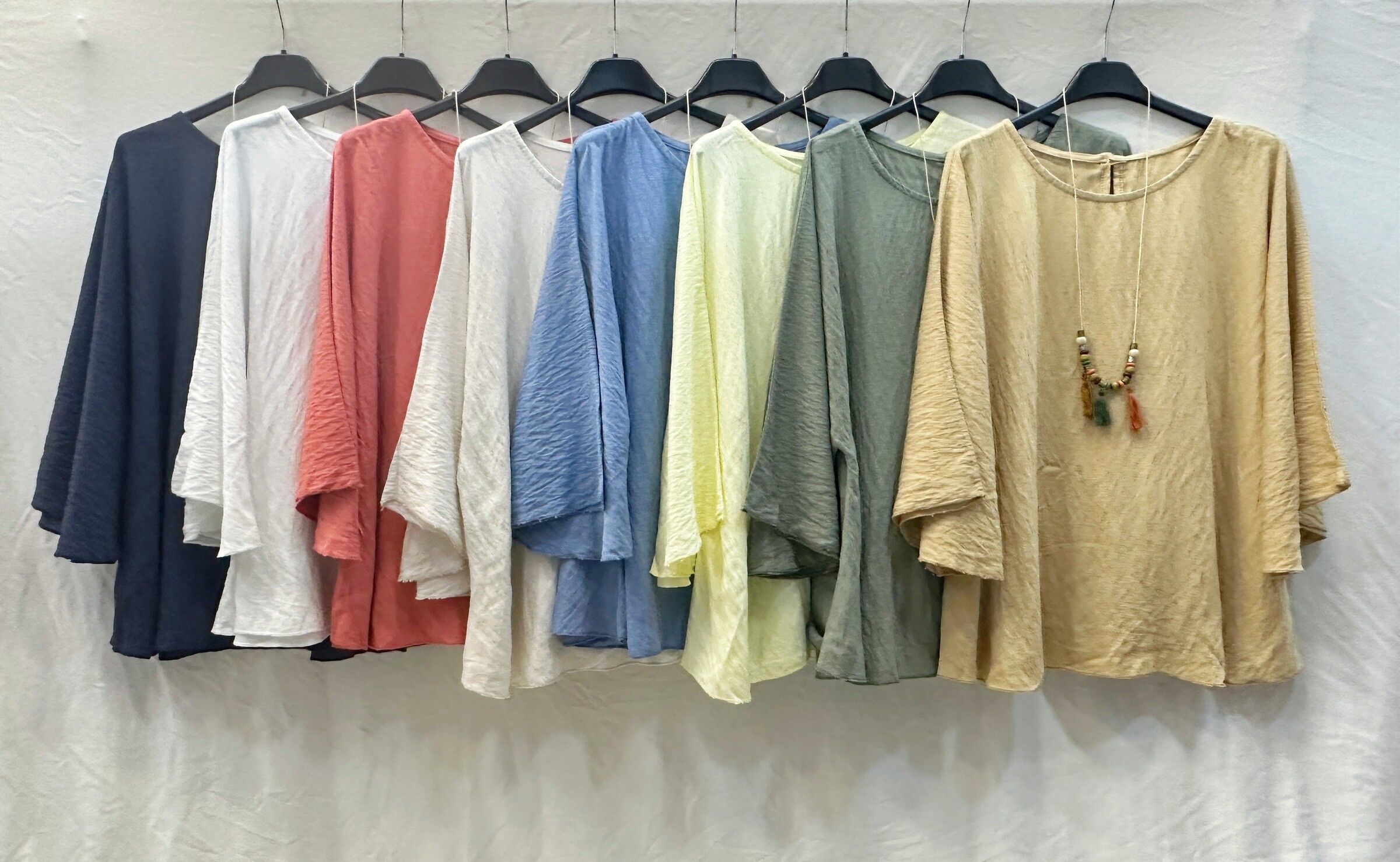 Flowing tunic with necklace