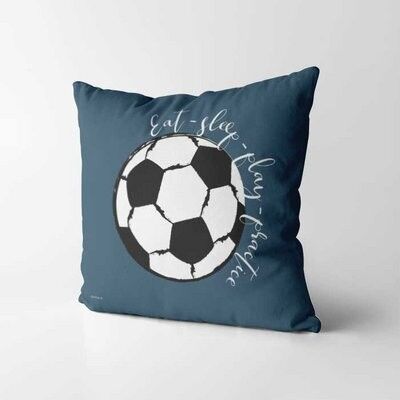 Kussen voetbal blauw: Eat, sleep, play, practice.