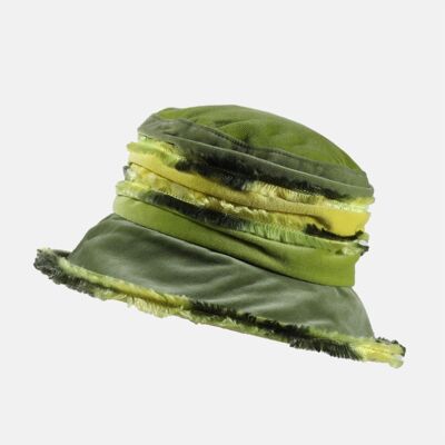 Greens: Sombrero de terciopelo esponjoso color crema y musgo