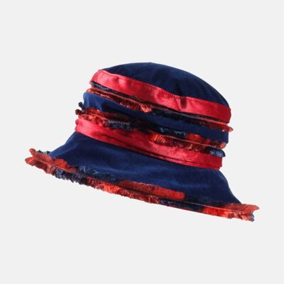 Chapeau en velours bleu marine et rouge duveteux