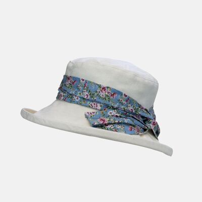 Cremefarbener Damast-Muster-Hut mit Knochen und Blumenschärpe - Blau