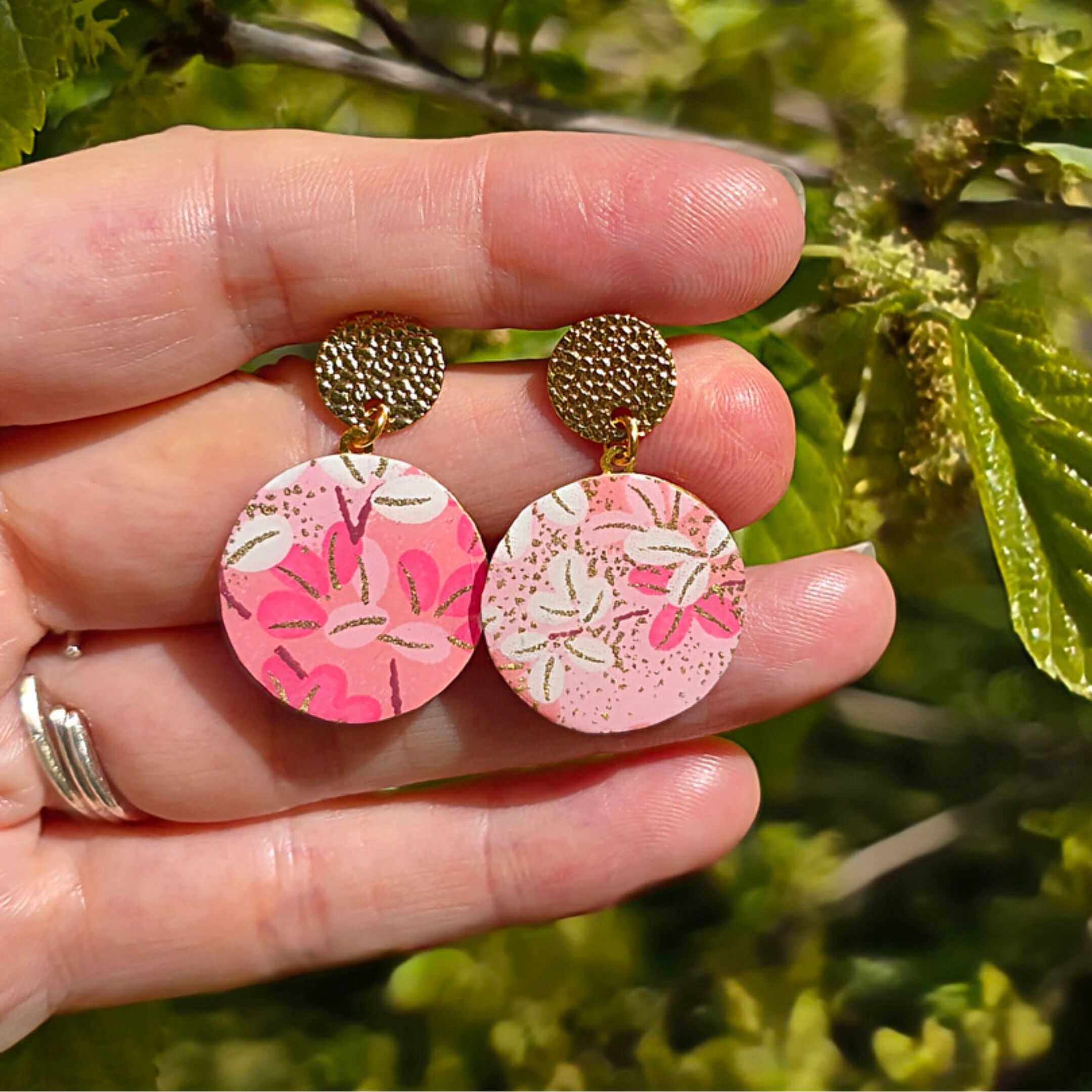 Round earrings with pink and white flowers, Japanese paper, stainless steel. Mother's Day Gift for Mom, Teacher Gift, Christmas