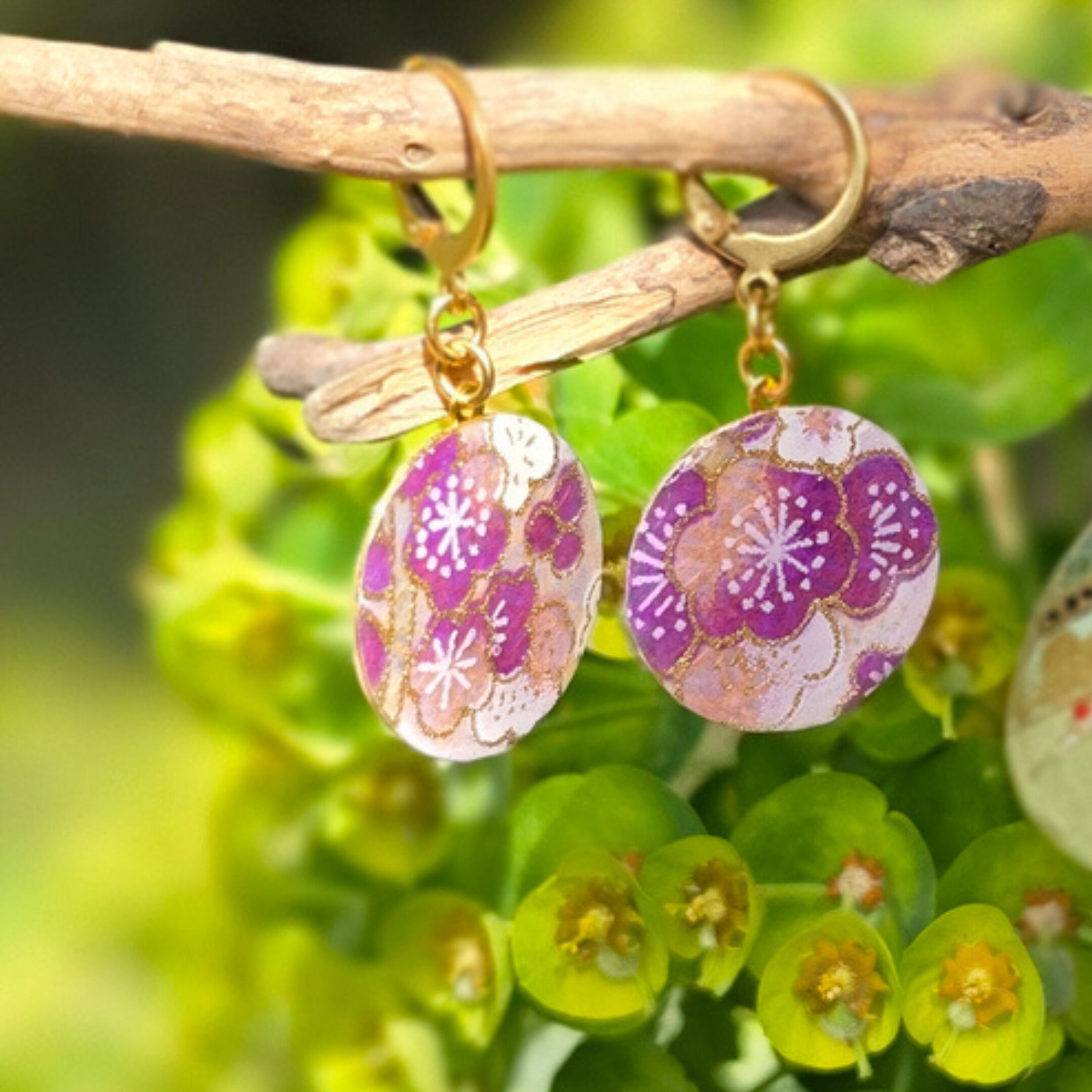 Round flower earrings, purple and white, Japanese paper, stainless steel. Mother's Day Gift for Mom, Teacher Gift, Christmas