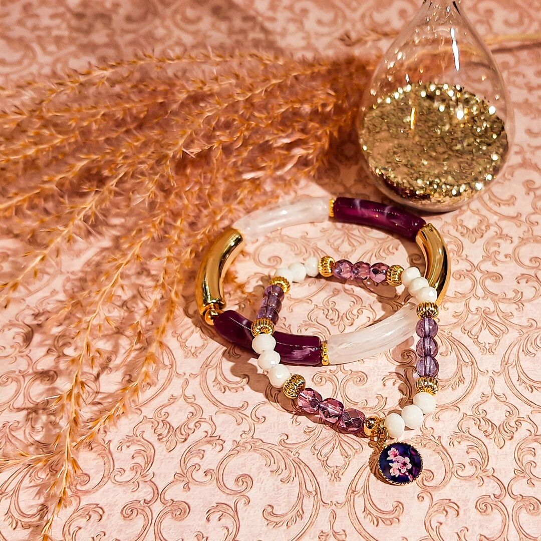 2 matching beaded bracelets with sakura cherry blossom motif, elastic band, Mother's Day Gift for Mom, Christmas Gift for Teacher