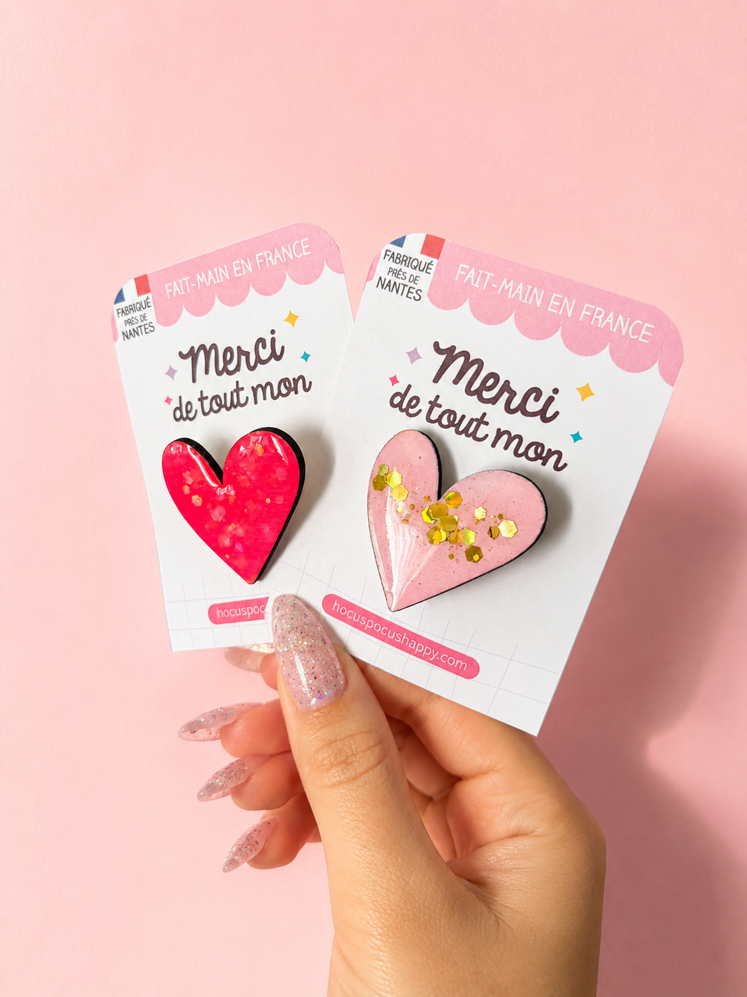 Broche en forma de corazón con la inscripción "Gracias, profesora, niñera, auxiliar docente" - Hecho en Francia
