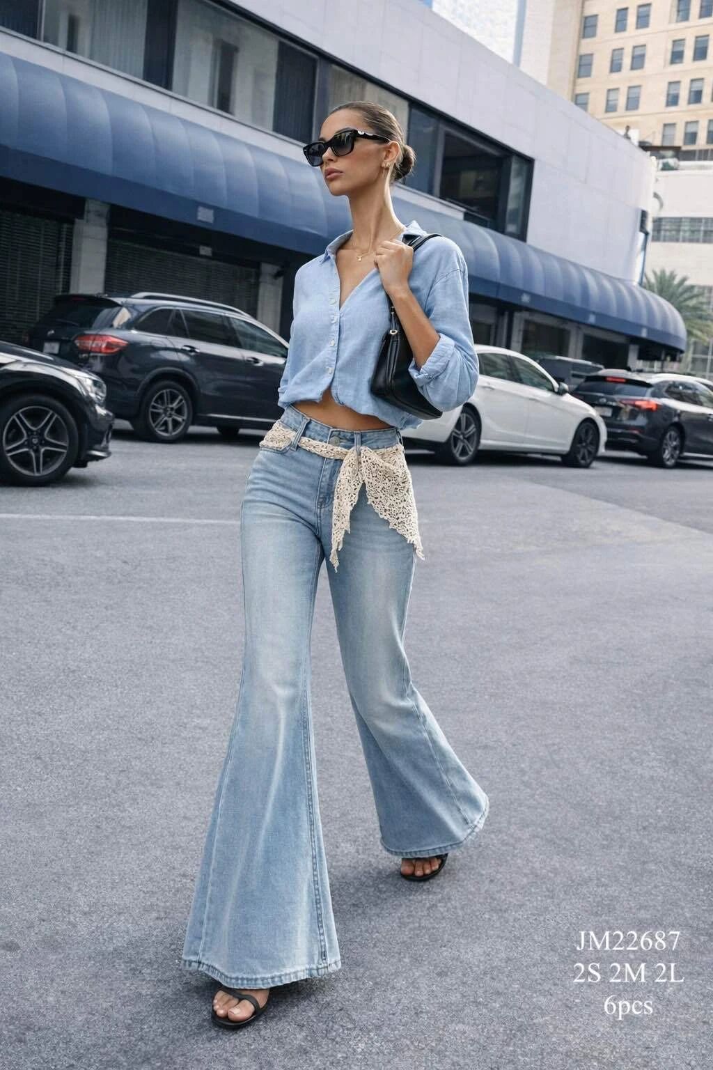 Wide-leg high-waisted jeans with a crochet belt