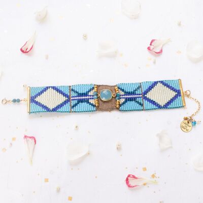 Cali cuff: gilded with fine gold, weaving of Miyuki pearls and blue chalcedony